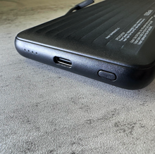 將圖片載入圖庫檢視器 DM 10,000mAh 一體雙線充電器 (USB Type C &amp; Lightning)
